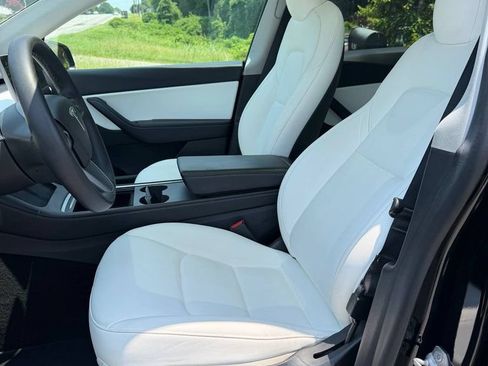 Used 2021 Tesla Model Y Long Range AWD/4WD image 2