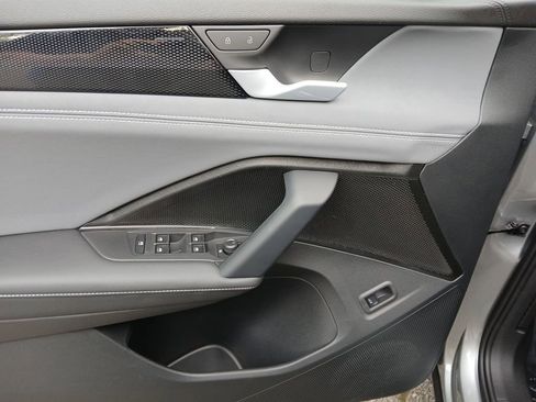 New 2026 Volkswagen Tiguan SE AWD/4WD image 11