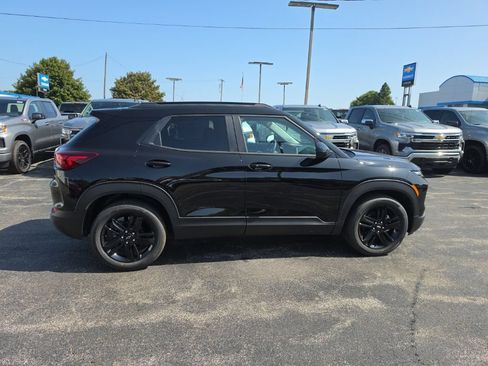 New 2026 Chevrolet TrailBlazer LT w/ Midnight Edition FWD image 9