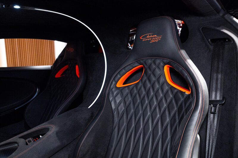 Used 2022 Bugatti Chiron Super Sport AWD/4WD image 18