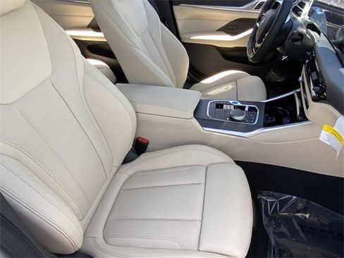 New 2025 BMW i4 eDrive40 w/ Premium Package image 11