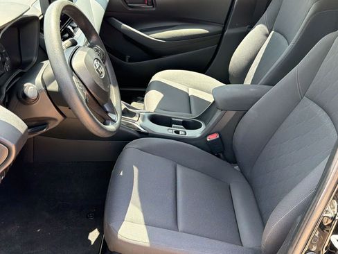 Used 2024 Toyota Corolla LE FWD image 5