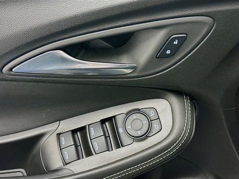 Used 2025 Buick Encore GX Preferred image 15