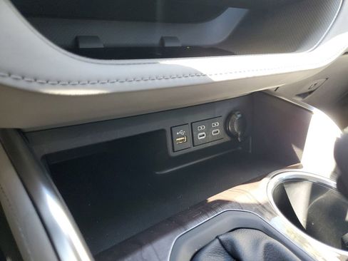Used 2024 Toyota Highlander Limited image 36