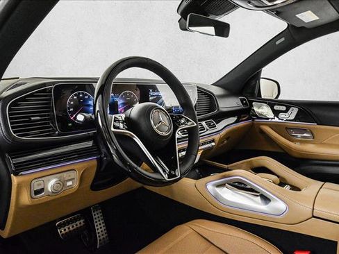 New 2026 Mercedes-Benz GLS 580 4MATIC image 11