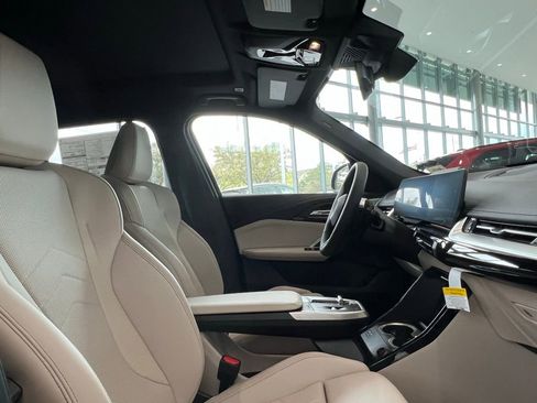 Used 2025 BMW X1 xDrive28i w/ Premium Package image 6