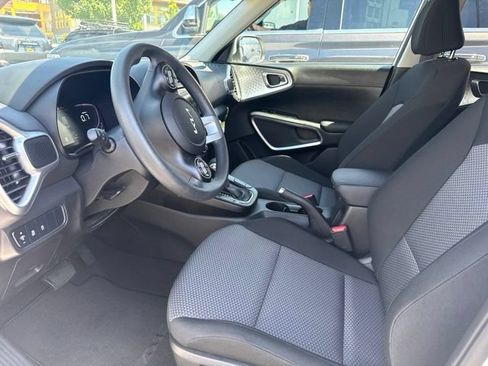 Certified 2025 Kia Soul LX FWD image 14