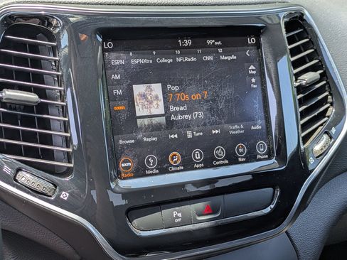 Used 2019 Jeep Cherokee Limited AWD/4WD image 19