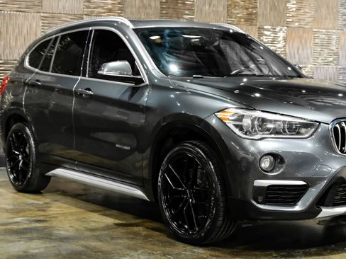 Used 2017 BMW X1 sDrive28i image 6