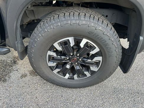 Used 2023 Nissan Frontier PRO-4X w/ Pro Convenience Package AWD/4WD image 10