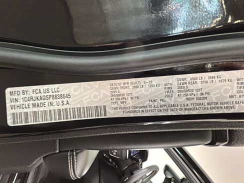 Used 2023 Jeep Grand Cherokee L Laredo AWD/4WD image 12