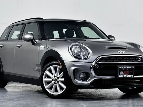 Used 2017 MINI Cooper Clubman S image 2