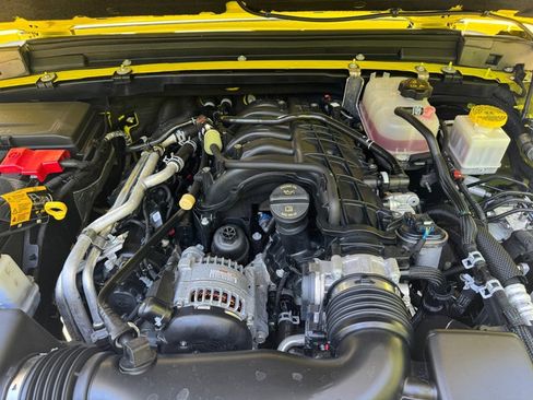 Used 2023 Jeep Gladiator Sport AWD/4WD image 10
