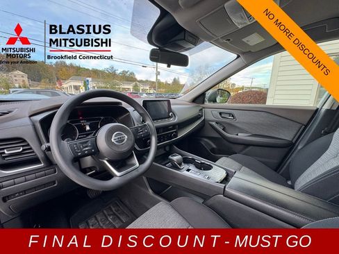 Used 2021 Nissan Rogue S image 11