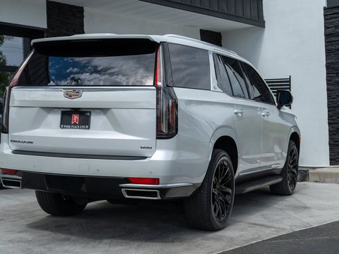 Used 2021 Cadillac Escalade Premium Luxury w/ LPO, Radiant Package AWD/4WD image 11
