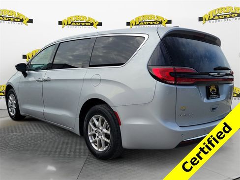 Certified 2024 Chrysler Pacifica Touring-L image 2