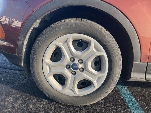 Used 2018 Ford Escape S image 9