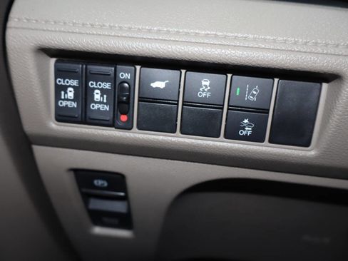 Used 2018 Honda Odyssey EX-L image 18