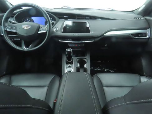 Used 2022 Cadillac XT4 Premium Luxury w/ Technology Package image 13