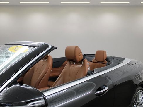 Used 2022 Mercedes-Benz E 450 Cabriolet image 33