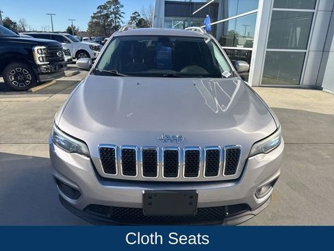 Used 2019 Jeep Cherokee Latitude w/ Popular Appearance Group image 2