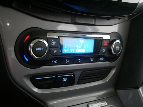 Used 2012 Ford Focus Titanium image 23