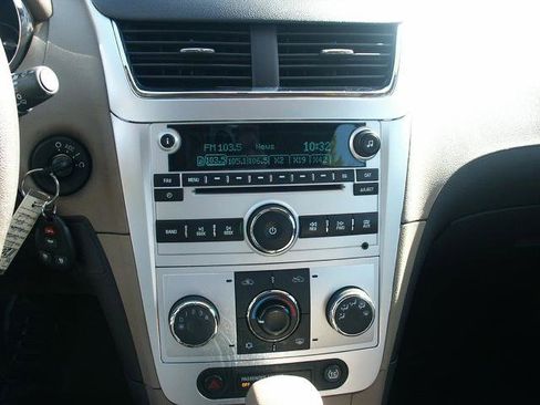 Used 2011 Chevrolet Malibu LS image 11