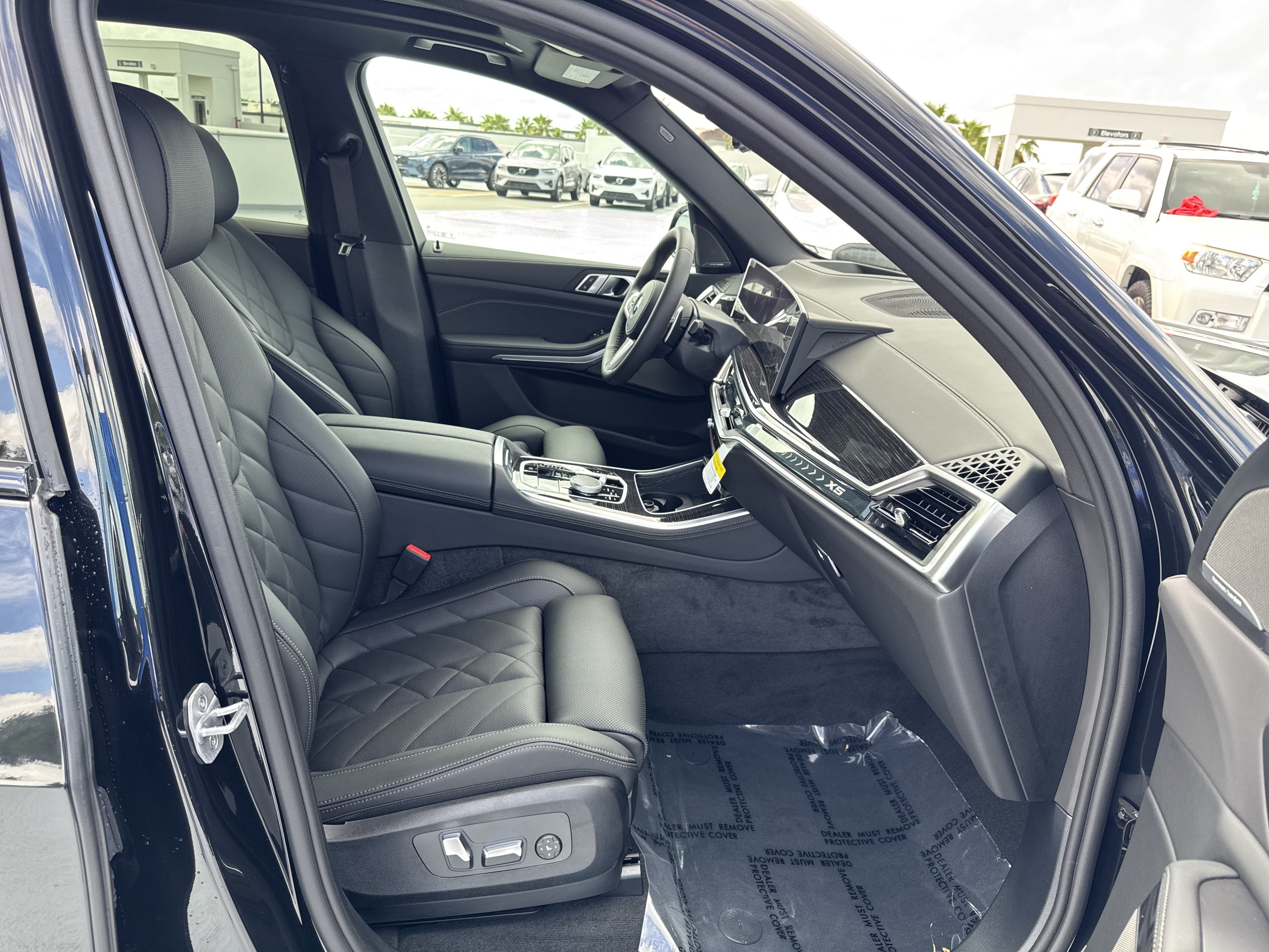New 2026 BMW X5 xDrive40i w/ M Sport Package AWD/4WD image 9