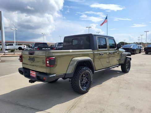 New 2025 Jeep Gladiator Willys image 5