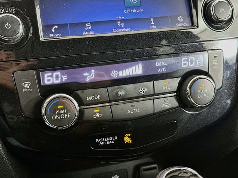 Used 2018 Nissan Rogue SV FWD image 23