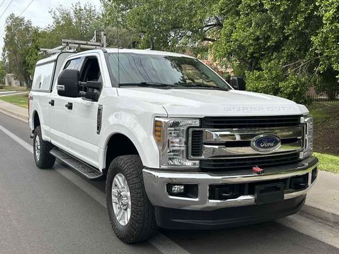 Used 2019 Ford F250 XLT w/ XLT Value Package AWD/4WD image 2