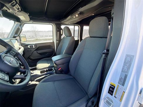 Used 2024 Jeep Wrangler Sport S image 11