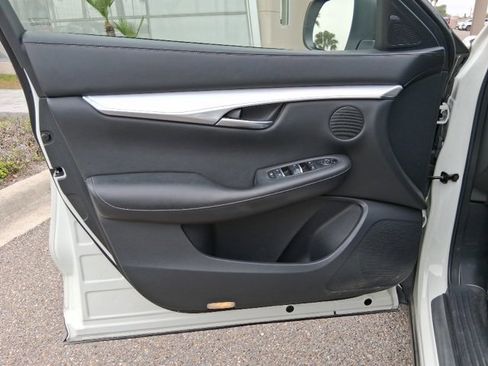 Used 2021 INFINITI QX50 Essential image 13