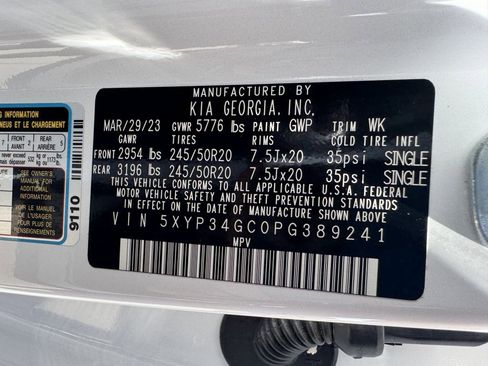 Used 2023 Kia Telluride EX w/ EX Captain's Chair Package image 48