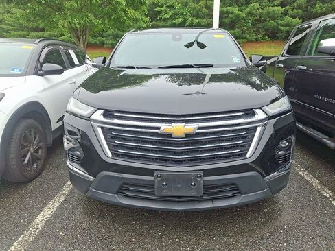 Certified 2023 Chevrolet Traverse LT FWD image 2