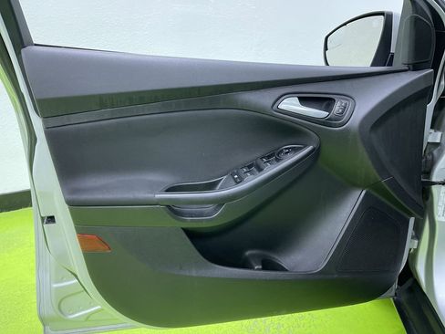 Used 2018 Ford Focus SE image 16