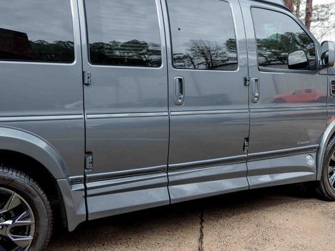 Used 2023 Chevrolet Express 2500 image 20