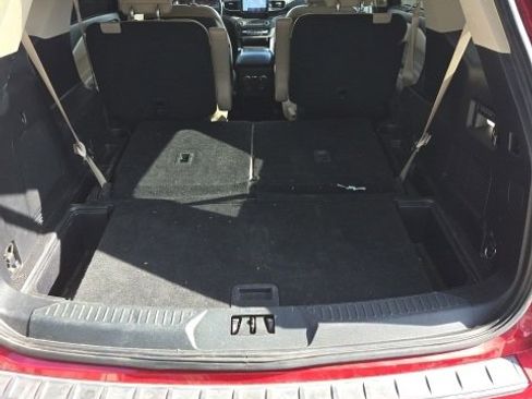 Used 2020 Ford Explorer Limited image 28