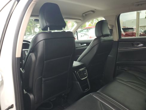 Used 2023 Lincoln Nautilus Standard w/ Premium Package image 11