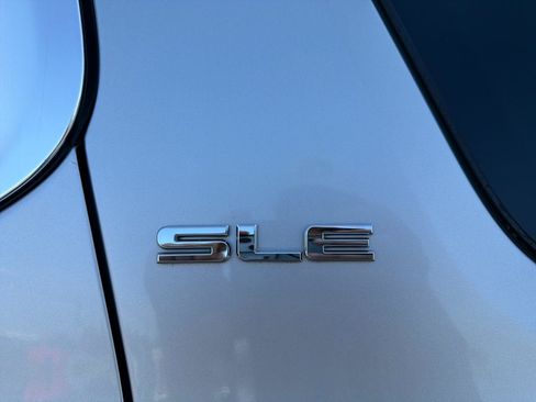Used 2017 GMC Acadia SLE w/ LPO, Floor Liner Package AWD/4WD image 19