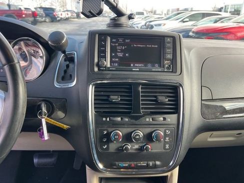 Used 2013 Dodge Grand Caravan SXT w/ Rear Park Assist Pkg image 16