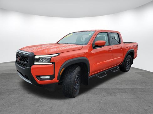 Used 2025 Nissan Frontier Pro-X RWD image 3