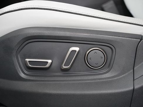 Used 2023 Rivian R1S Adventure AWD/4WD image 24