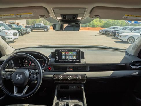 Used 2024 Honda Pilot Touring image 27