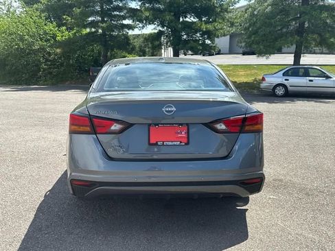 Used 2025 Nissan Altima 2.5 S FWD image 5