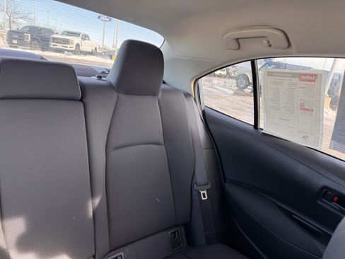 Used 2022 Toyota Corolla LE image 14