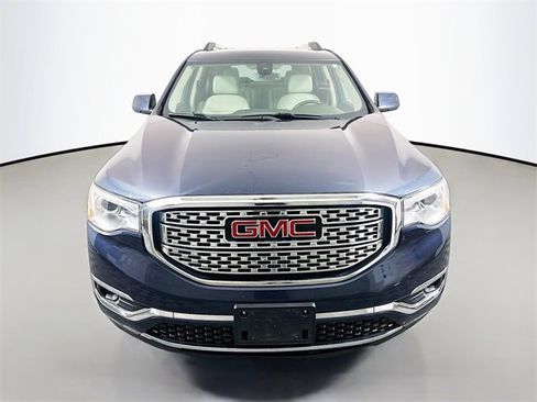 Used 2019 GMC Acadia Denali image 2