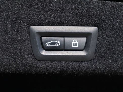 Used 2016 BMW 750i xDrive AWD/4WD image 18