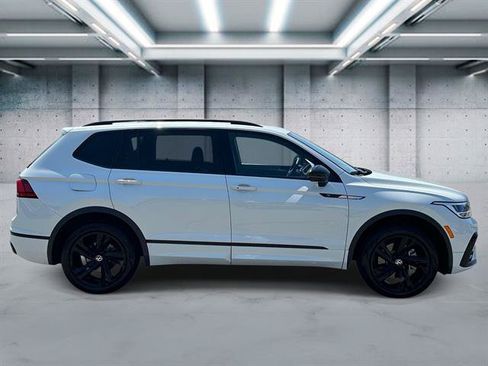 Used 2024 Volkswagen Tiguan SE R-Line AWD/4WD image 23