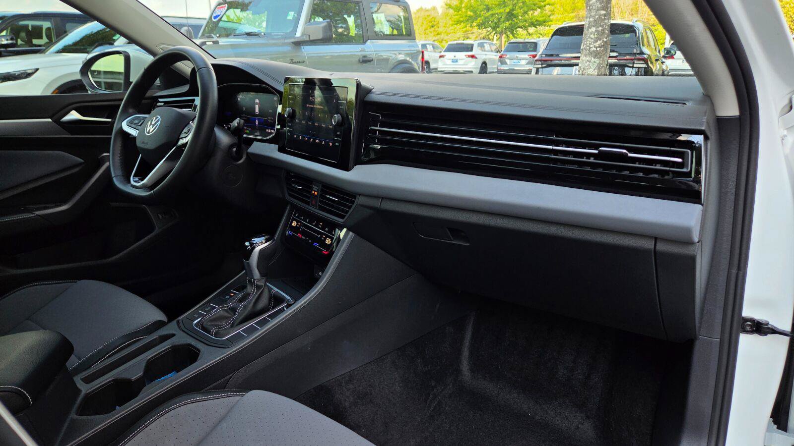 Certified 2026 Volkswagen Jetta SE FWD image 46
